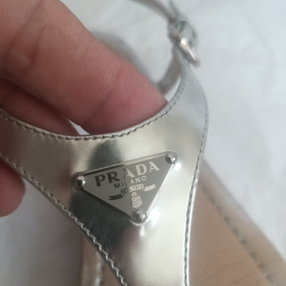 Prada Front Logo women's metallic Leather Thong Sandals size 38 - Picture 2 of 14